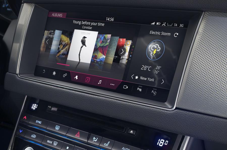Детали интерьера Jaguar XF 2.0d Sportbrake 2017 года  (WW) (фото 36 из 47)